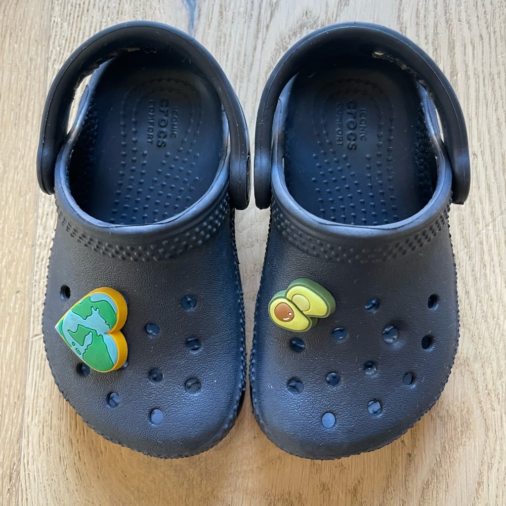 Gently worn Toddler navy Crocs size 6